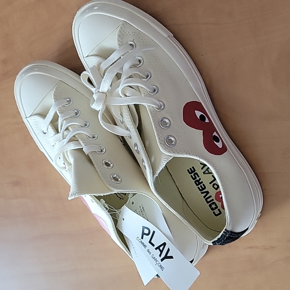 Converse BRAND NEW W/TAGS